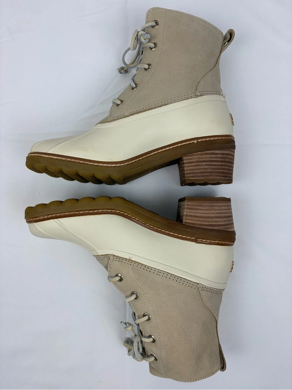 Sperry Saltwater Heel Leather Duck Boots Size 8.5 Cream / Beige